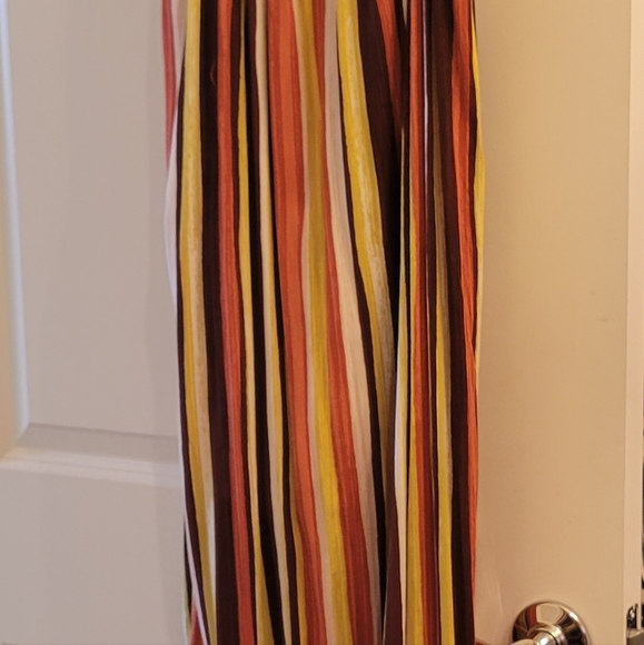 FOREVER 21 MAXI DRESS - Picture 6 of 7